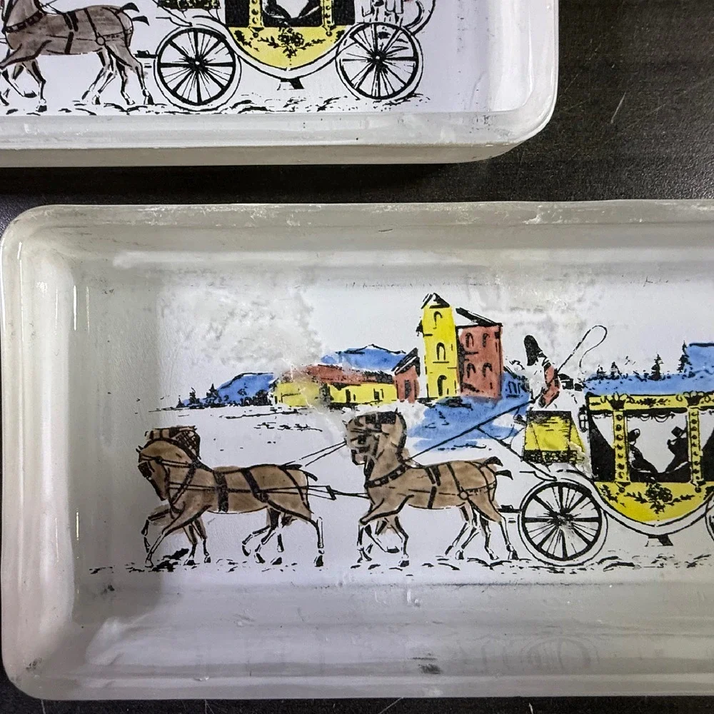 Vintage‎ Glass Dresser Trays Set of 4 Horse Drawn Carriage Trinket Dishes